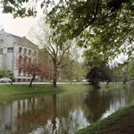 849387 Gezicht op de Stadsbuitengracht te Utrecht, met op de achtergrond de huizen Maliesingel 12 -hoger.